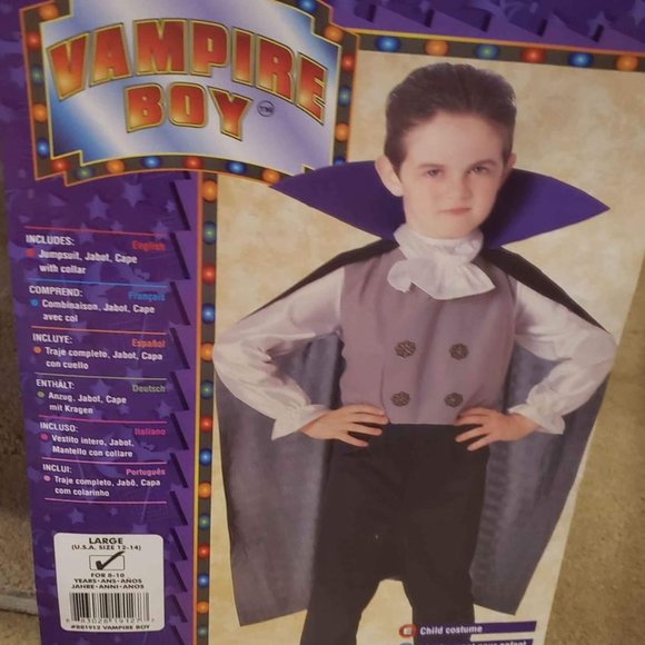 NEW Vampire Boy Halloween Costume Size 12 / 14 Large Boys Ages 8 to 10 years - Picture 1 of 5